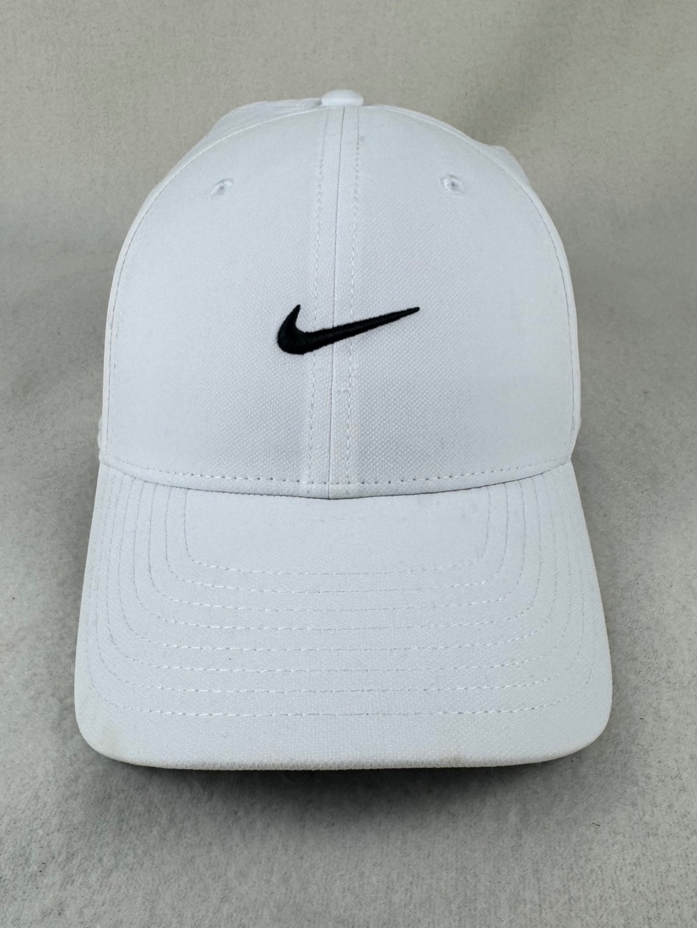 Nike Men's L/XL White Club Cap Dri-Fit